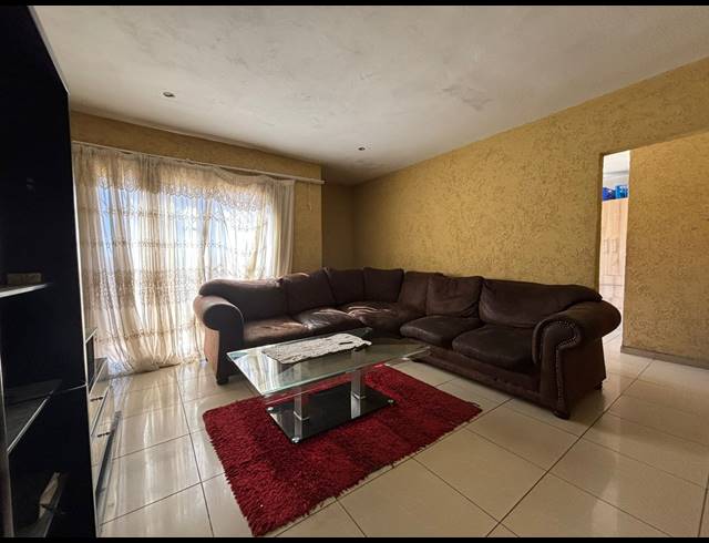 4 BEDROOM HOUSE FOR SALE IN GOLDEN GARDENS